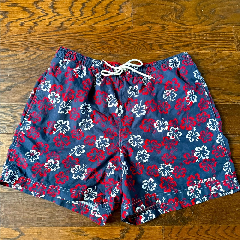 Tommy Hilfiger vintage Red and Blue floral Patterned Shorts men’s size Large